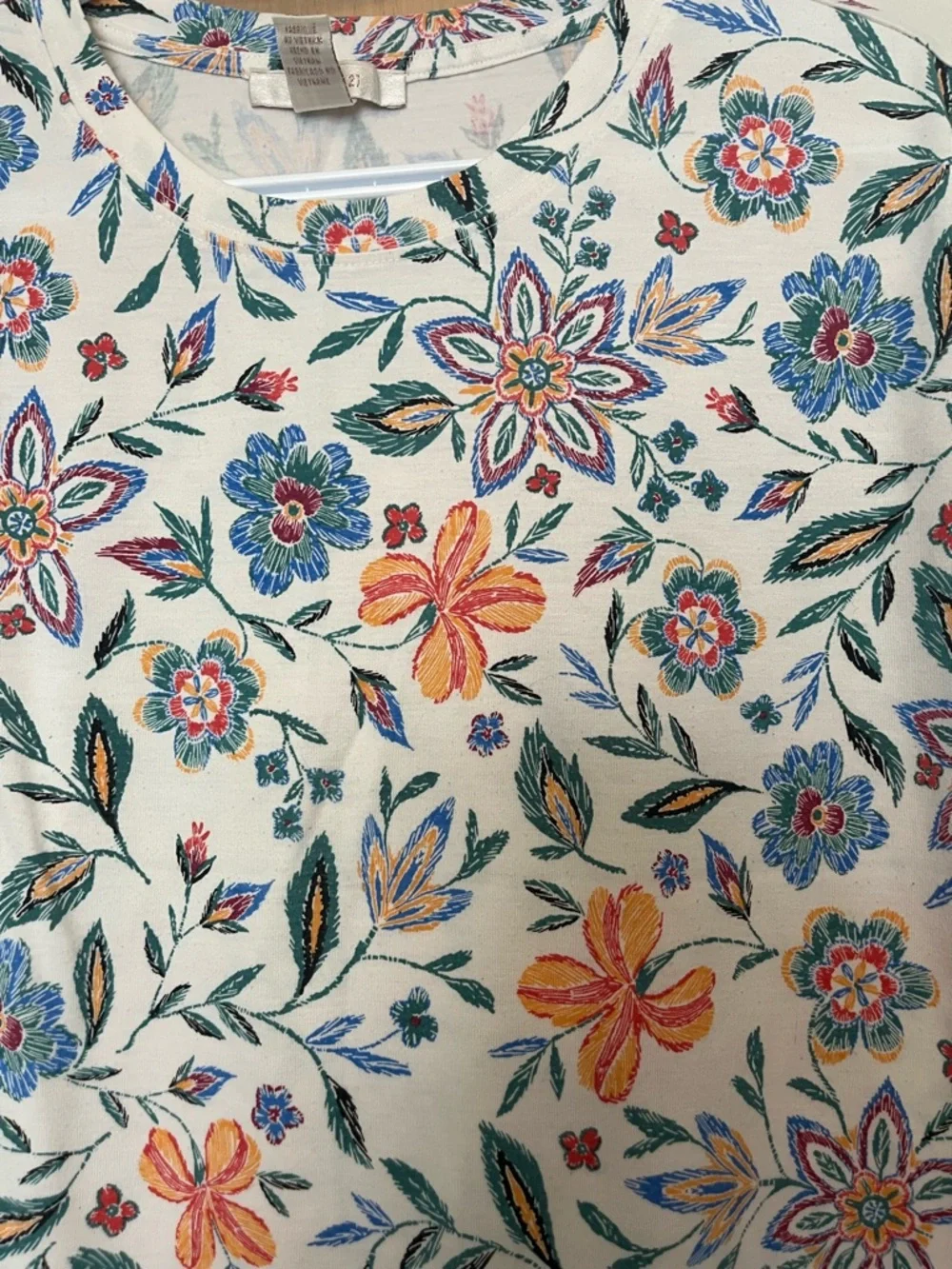 Zara White Floral Short Sleeve Tee with Multicolor Flower Print - Picture 2 of 2